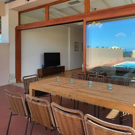 Villa In By Sandy & Pool