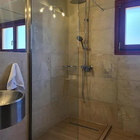 In By Sandy & Pool Villa Hersonissos (Crete)