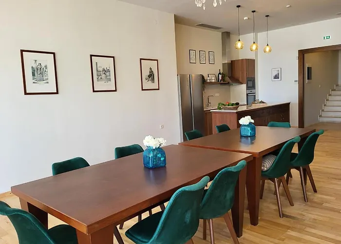 In By Sandy & Pool Херсониссос