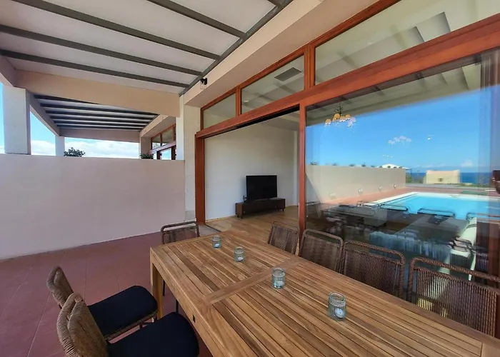 In By Sandy & Pool * Херсонісос